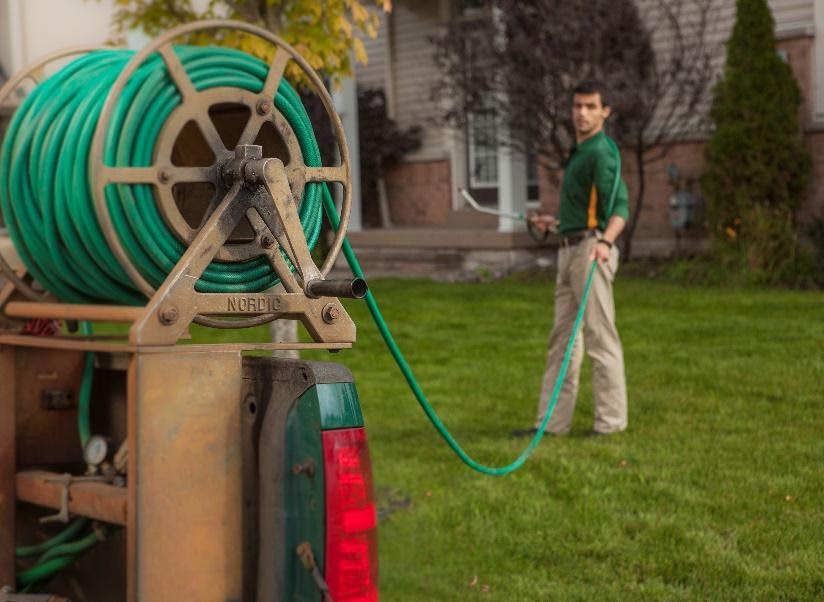 Now Hiring Lawn Care Technicians